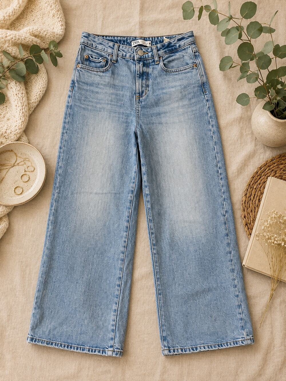 Zara Wide Leg High Rise Jeans Light Wash Blue Clean Girl Scandinavian Size 2